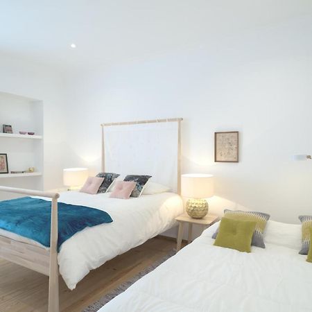 Spacious Bairro Alto Apartment With Courtyard, By Timecooler Lisbon Exterior photo